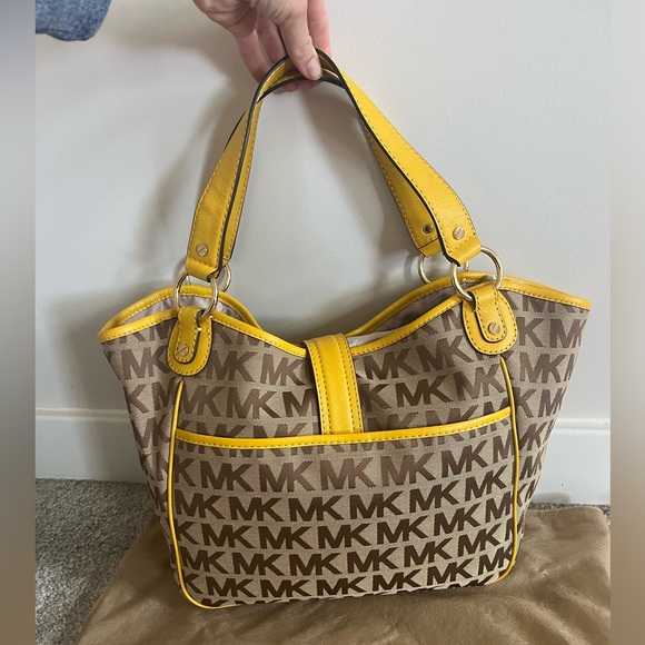 NWT Michael Kors Charlton Large Tote Yellow - Picture 2 of 4